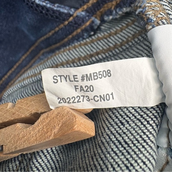 Madewell Maternity Over-the-Belly Skinny Jeans - Picture 9 of 9